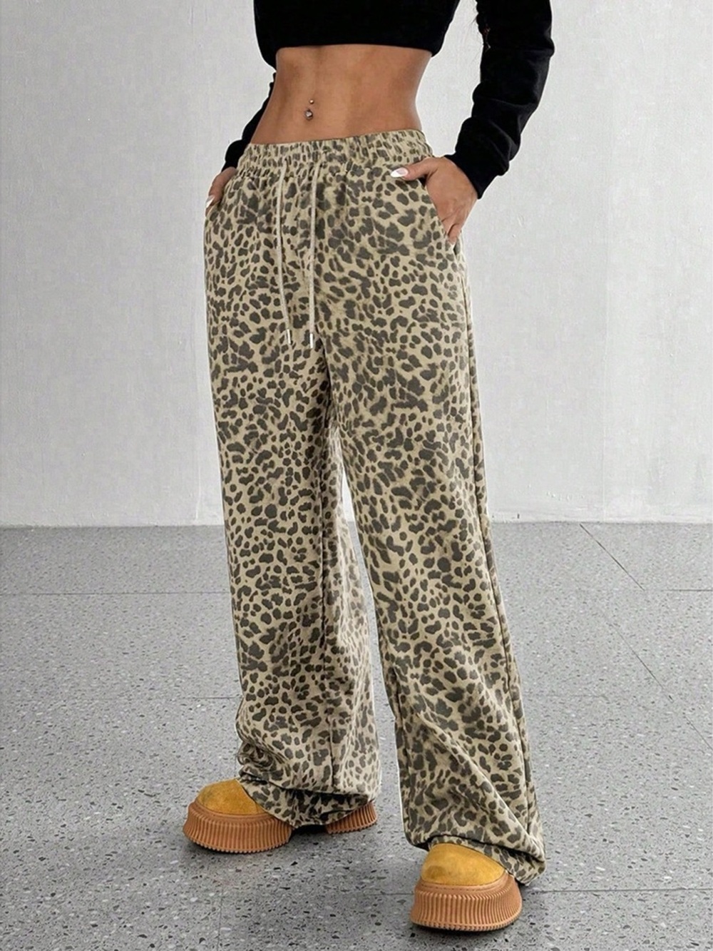 Leopard Wide-Leg Drawstring Pants - Picture 3 of 9